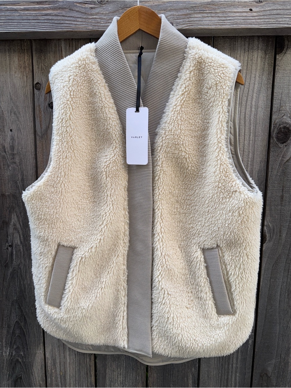 Varley Covey Reversible Quilt Gilet Size Large - Picture 13 of 13
